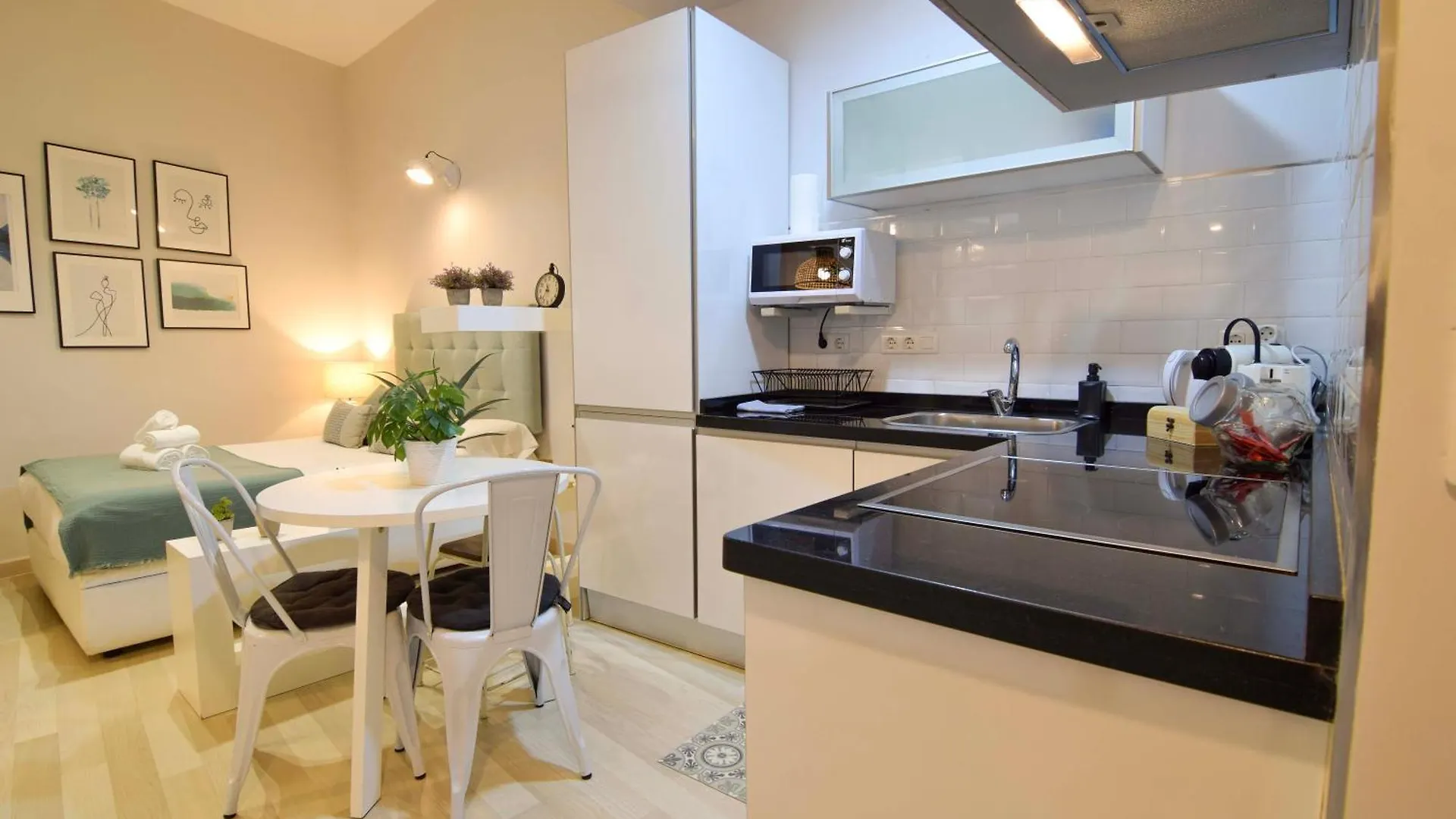 Letplanet Peaceful Thyssen Apartment Malaga